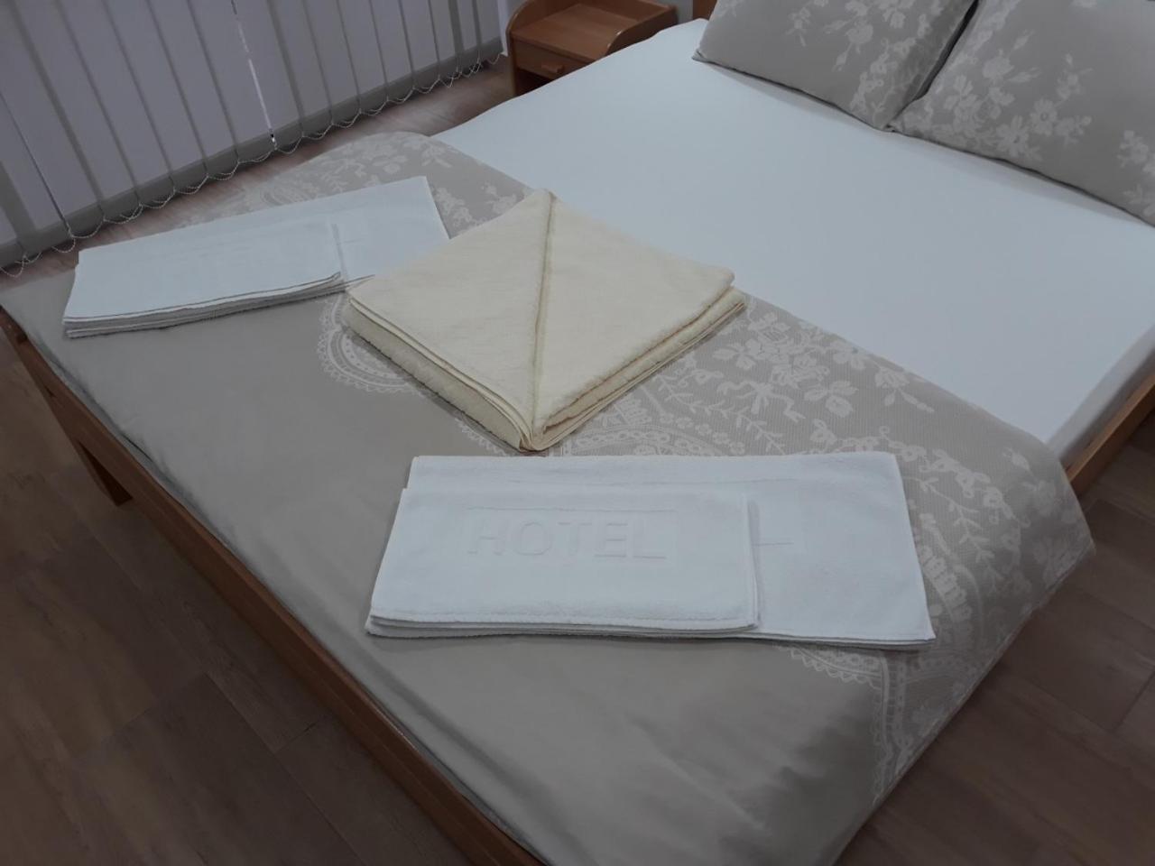 Prenociste I Restoran Ihthis 巴伊纳巴什塔 外观 照片